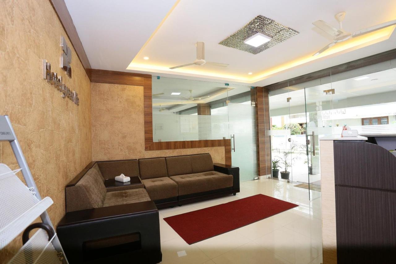 Capital O 61059 Green Life Hotell Kochi Eksteriør bilde